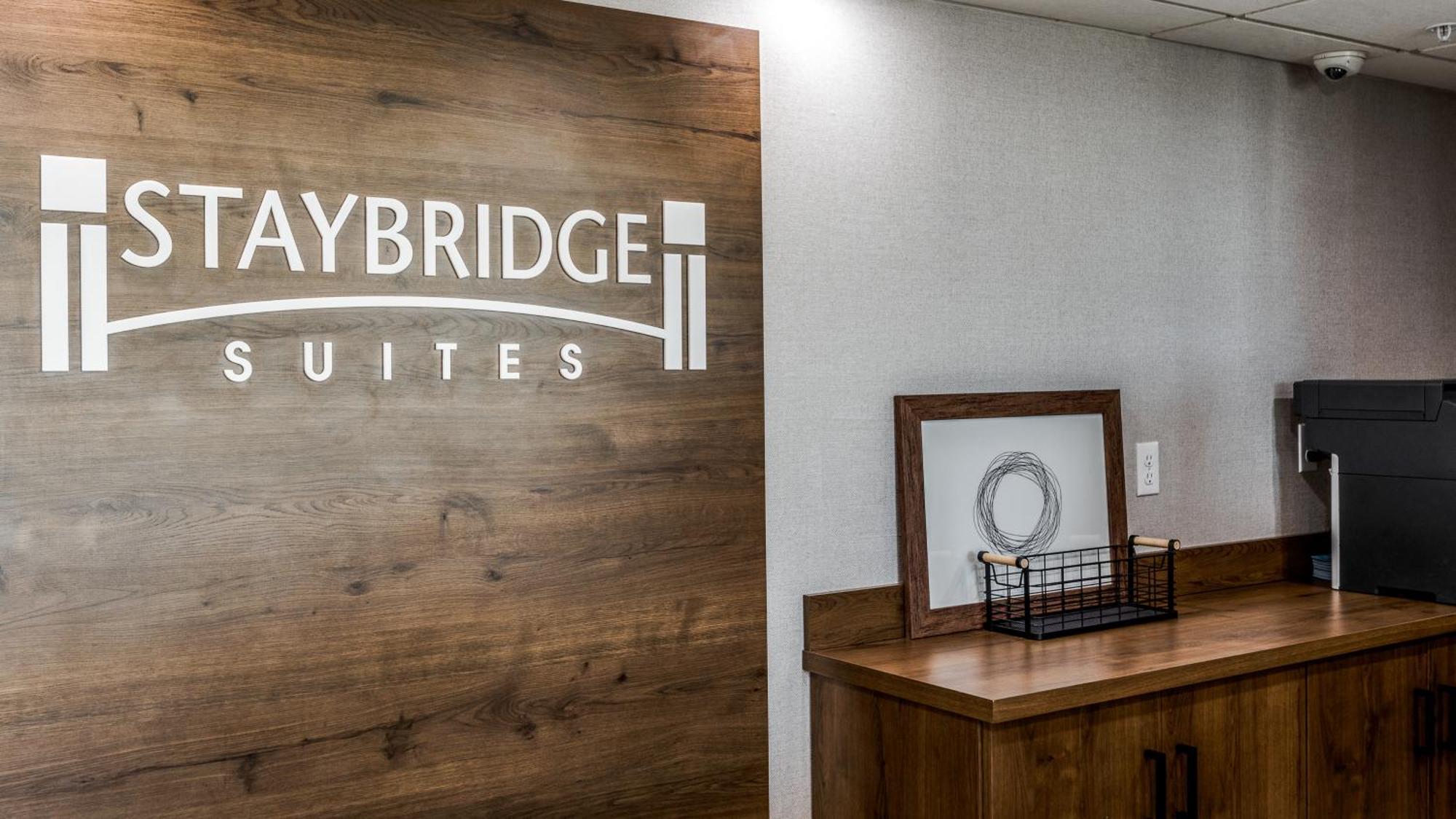 Staybridge Market Ctr Field, An Ihg Hotel Dallas